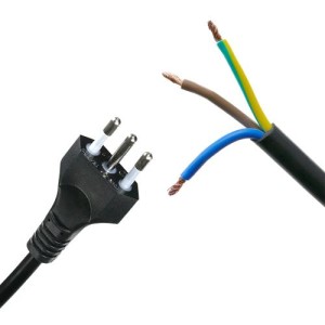 Cable Trifásico con Enchufe Italiano Sección 0.75 cm Negro Longitud 80 cm R-P-L