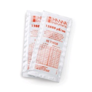 Hanna Box 25 Beutel Kalibrierlösung EC 12880 Einweg 20 ml HI70030P Hanna Instruments